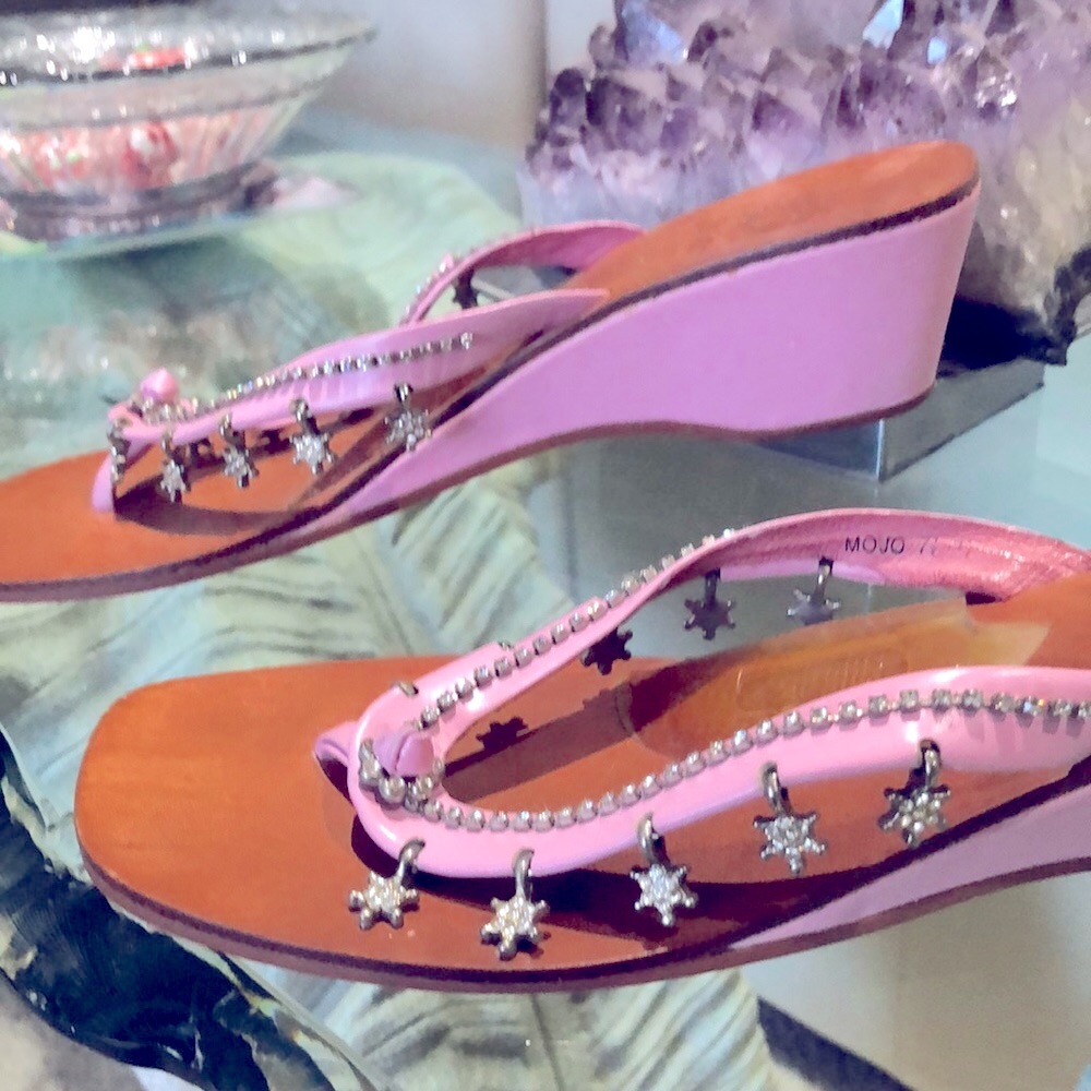 SZ 8 YELLOW BOX PINK WITH JEWELS